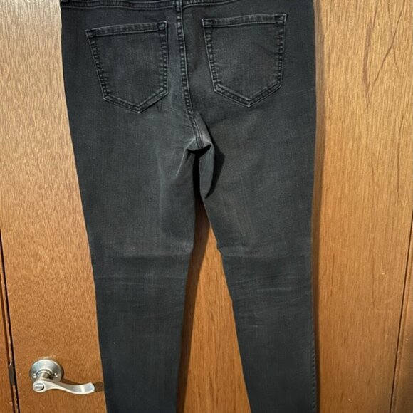 Old Navy Super Skinny Black Jeans, size 10 regular - Picture 4 of 6